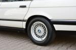 BMW 740i 1992 года (UK)
